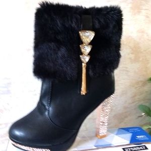 Women's  New faux leather and faux fur Black High Heel Ankle Snow Boots  Sz. 7N